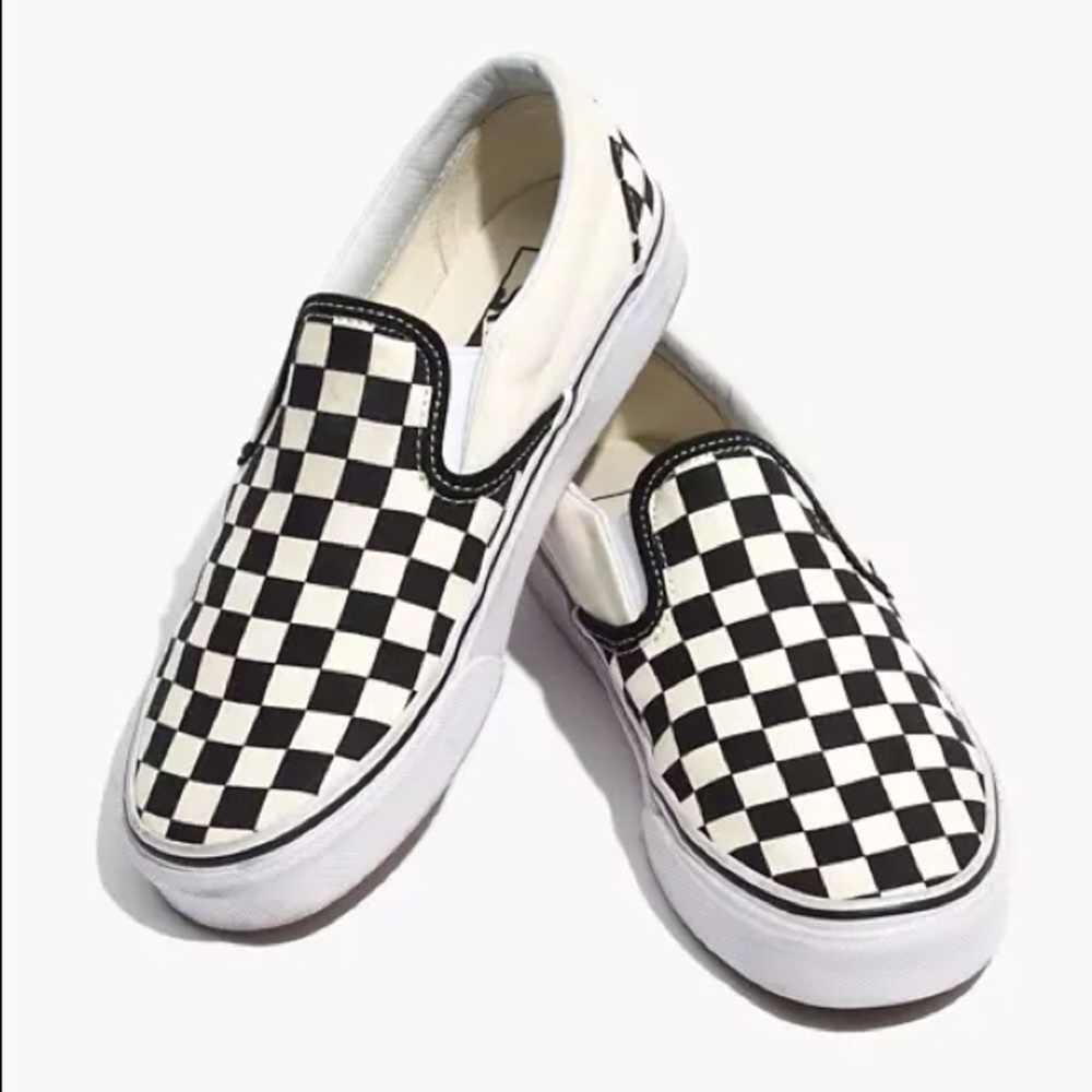 CHECKERBOARD VANS